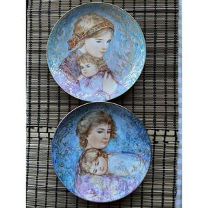 Edna Hibel 1984/1986 Mother's Day Decorative Vintage Plates By Knowles